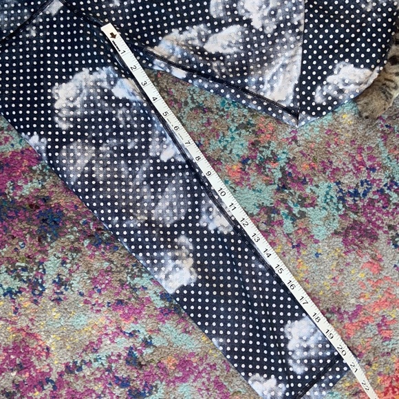 Lululemon Wunder Under Crop Leggings - Picture 9 of 13